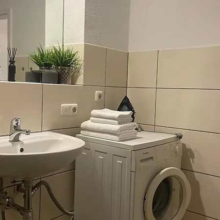 Apartman 8 *